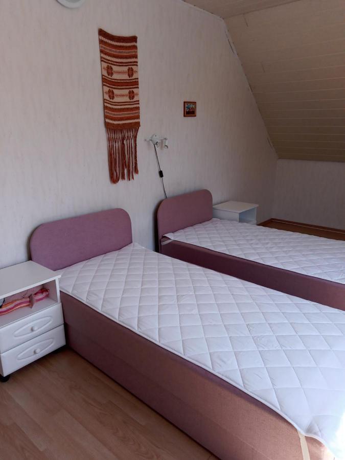 Ket Cseresznye Vendeghaz Siófok Exteriör bild